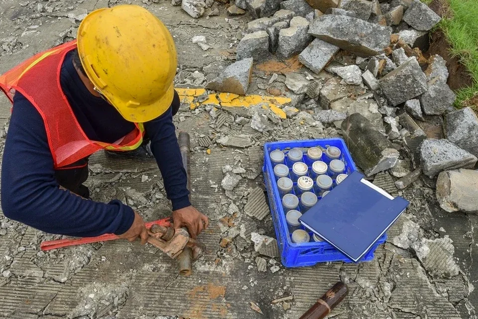 Límites de Atterberg en Valparaíso: Plasticidad de Suelos Finos para Cimentaciones Seguras